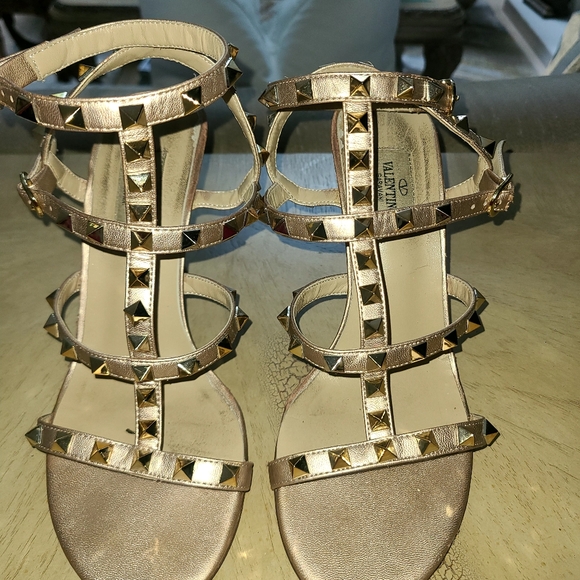 Valentino Rockstud Calfskin Ankle Strap Sandal sz 39 - Picture 2 of 8